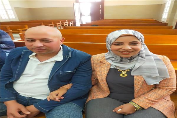 الدكتورة وسام شعيب المشهورة إعلاميا بطبيبة كفر الدوار وزوجها