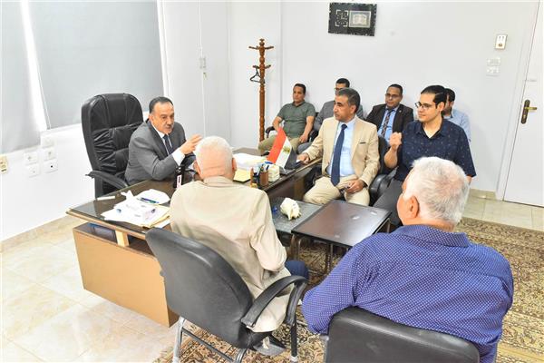 محافظ أسيوط يتفقد الجهاز المركزي للمحاسبات ويشيد بدوره في تعزيز الرقابة