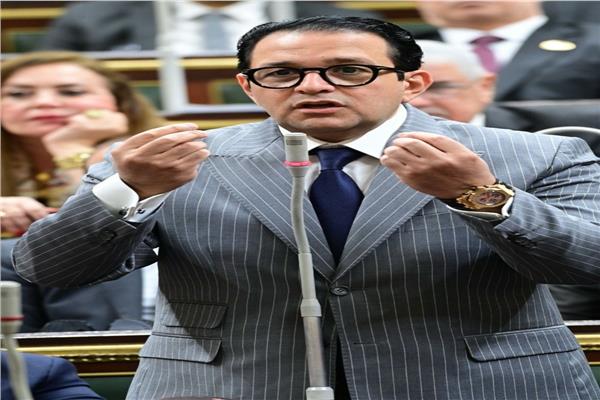 النائب علاء عابد رئيس لجنة النقل والمواصلات