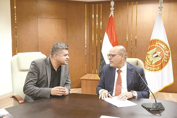 محمد جبران، وزير العمل مع محرر الـ«الأخبار»