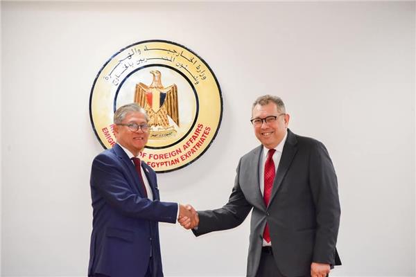 السفير أحمد شاهين والسفير روس جاليشاندرا