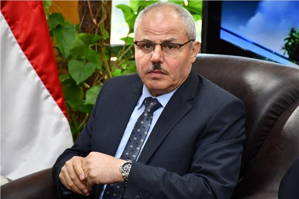 الأستاذ الدكتور ناصر مندور، رئيس جامعة قناة السويس
