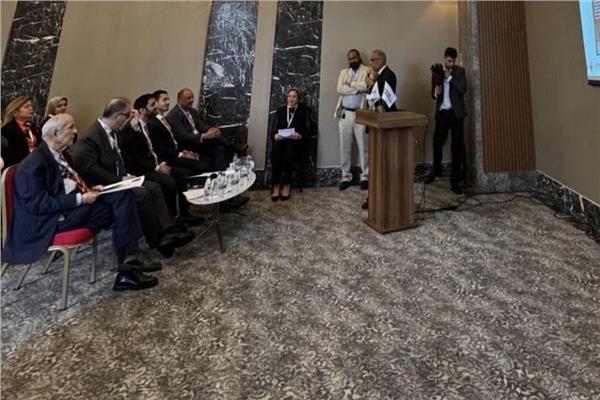 وفدًا من  برنامج منحة يوسف جميل