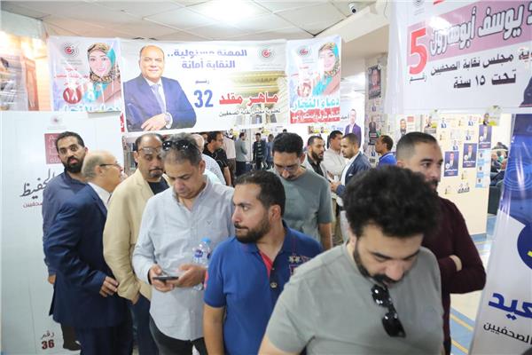  توافد الصحفيين للمشاركة في انتخابات التجديد النصفي