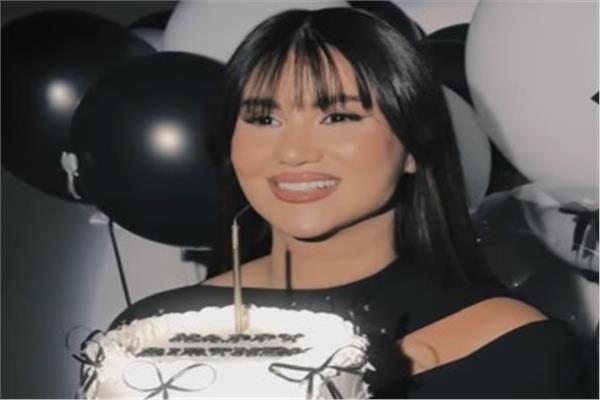 هدى الإتربي تحتفل بعيد ميلادها