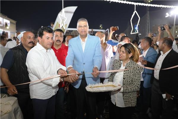 وزيرالشباب والرياضة ومحافظ أسوان