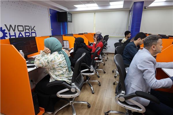 رنامج إعداد مدربين معتمدين في الذكاء الاصطناعي