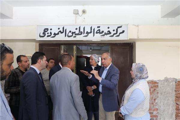 محافظ المنيا يتفقد أعمال تطويرالمركز التكنولوجي