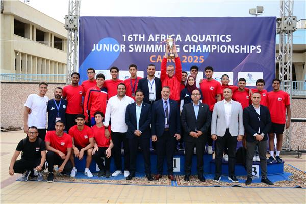 منتخب الناشئين للسباحة