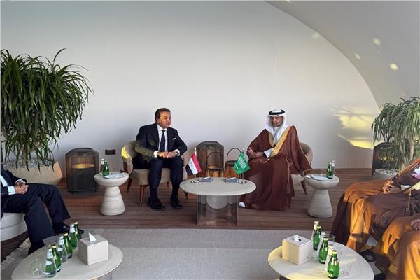 الدكتور خالد عبدالغفار يبحث مع وزير الصحة السعودي مستجدات التعاون الممتدة