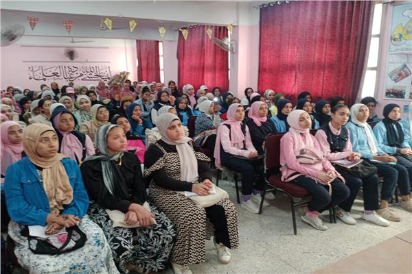 انطلاق المراجعات النهائية لطلاب الشهادتين الإعدادية والثانوية العامة بتعليم نجع حمادي
