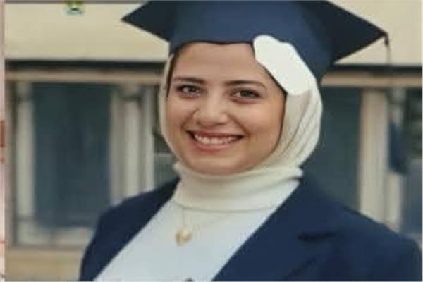 طالبه جامعة الزقازيق 
