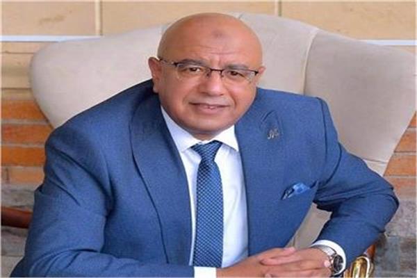 الدكتور محمد يوسف عبدالخالق وكيل وزارة الصحة بقنا 
