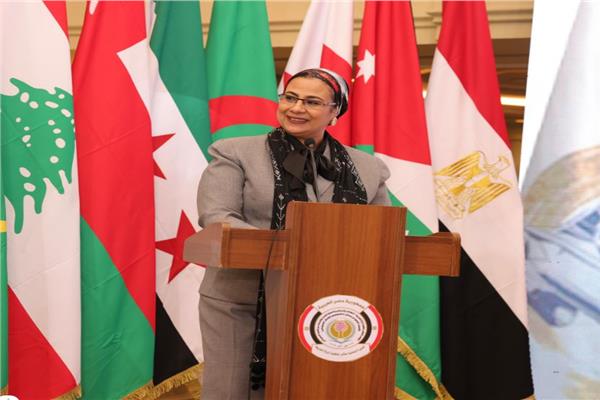 المستشارة أمل عمار
