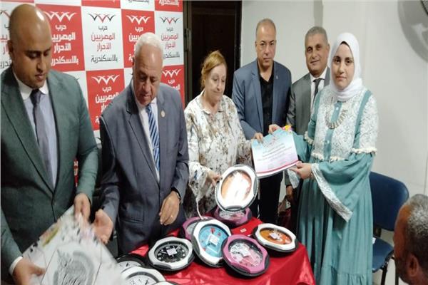 تكرّيم العمال المتميزين بالإسكندرية‎