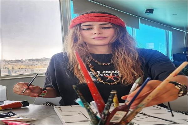 الفنانة عائشة بن أحمد