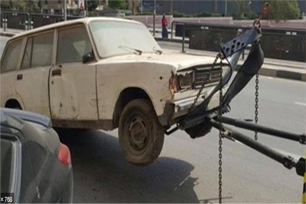 سيارات متهالكة
