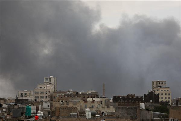 صورة موضوعية  لقصف مطار العاصمة اليمنية صنعاء