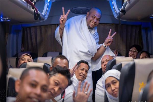 بدء توافد طلائع الحجاج إلى مكة المكرمة والمدينة المنورة