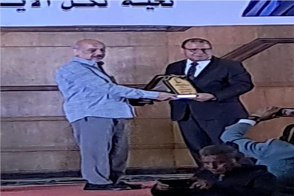 تكريم الأستاذ محمد طة .. موسئسة أخباراليوم