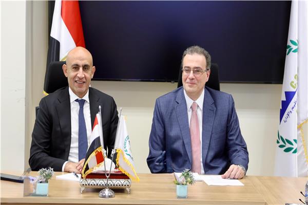  محمد عبداللطيف وزير التربية والتعليم والمهندس حاتم نبيل