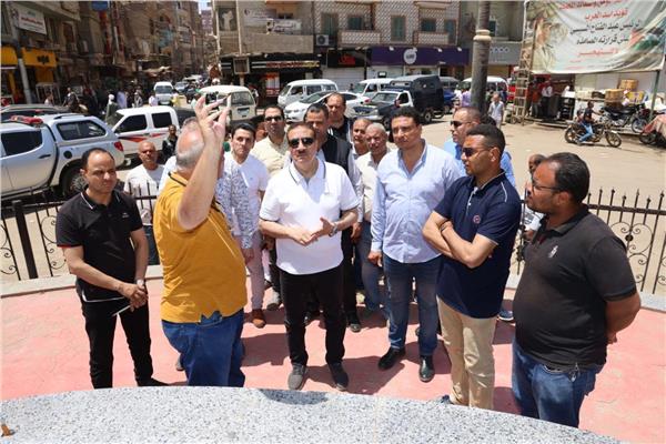 إبراهيم أبو ليمون محافظ المنوفية خلال الجولة الميدانية