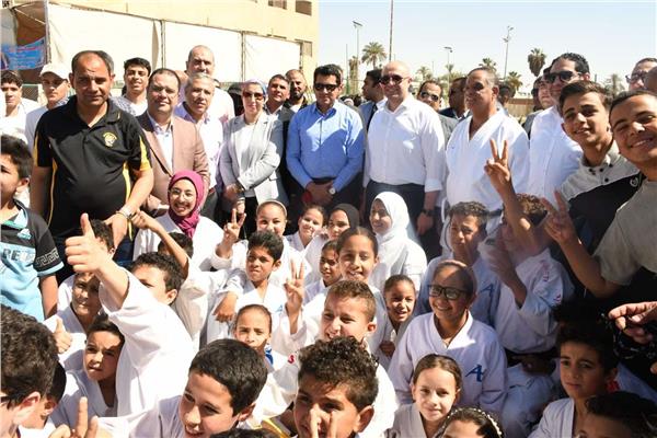 وزير الرياضة يفتتح منشآت جديدة بمركز شباب مدينة ناصر ببني سويف 