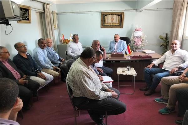 اتحاد عمال أسيوط يكرم رموز العمل النقابى في احتفالية كبري