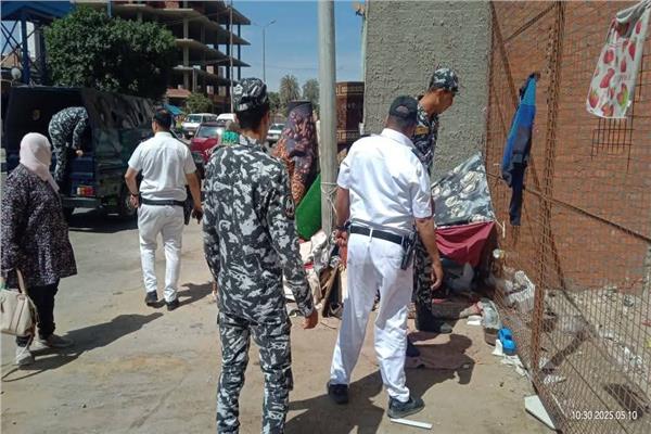 استمرار الحملات المكثفة لإزالة أماكن النباشين بالإسماعيلية