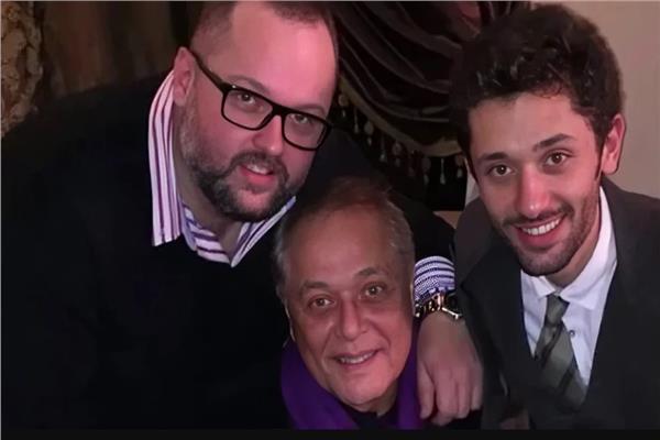النجم الراحل محمود عبد العزيز وابنائه