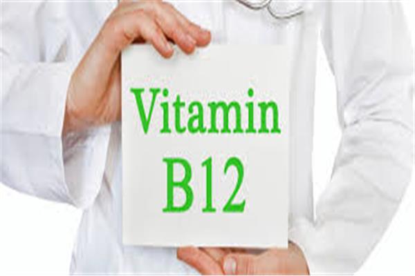 فيتامين B12