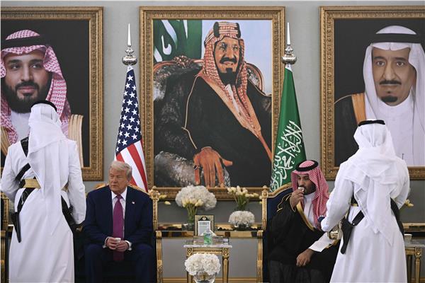 ولي عهد السعودية والرئيس الأمريكي - صورة من أ ف ب