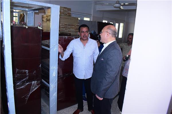 إحلال وتجديد أثاث المدن بجامعة سوهاج