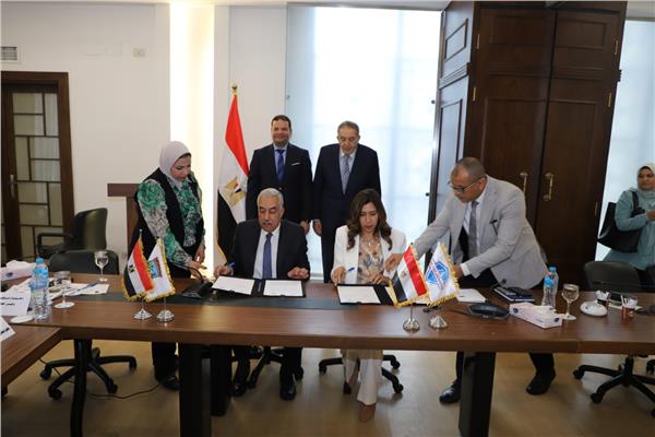 هيئة التأمين الصحى الشامل بحضور د. إيهاب أبو العيش نائب رئيس الهيئة