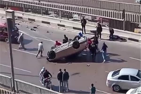  حادث انقلاب سيارة أعلي وصلة دائري