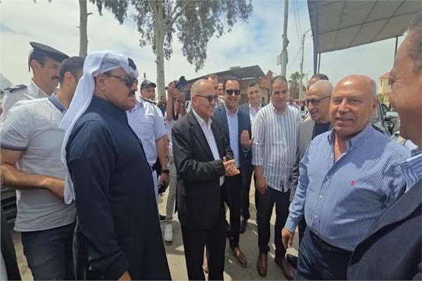 وزير النقل يتفقد خطوط السكك الحديدية ببئر العبد 