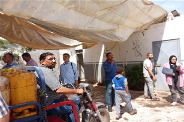 غلق منشأة مخالفة لإعادة تدوير الزيوت المستخدمة بالجيزة