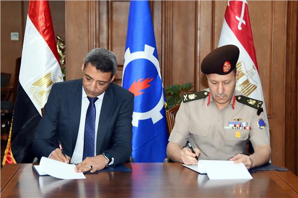إدارة الإشارة للقوات المسلحة توقع بروتوكول تعاون مع محافظة السويس