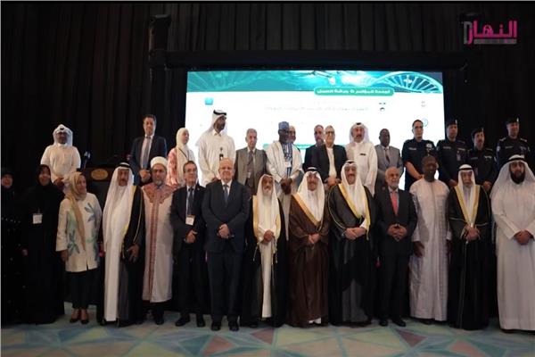 د. الخشت يترأس جلسة علمية ويطرح رؤية علمية شرعية متوازنة