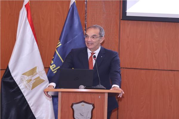 الدكتور عمرو طلعت