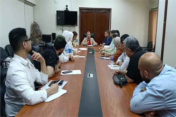 اجتماع موسع مع مديرى المنطقة الطبية  والعيادات التابعه للمنطقه الطبية