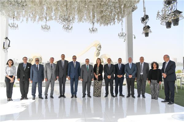 محافظ سوهاج خلال  ورشة عمل  لمناقشة تقييم التكتلات الإقتصادية