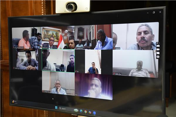 محافظ قنا يتابع ملف إزالة التعديات وتقنين أراضي أملاك الدولة