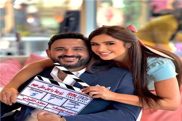 أكرم حسني و ياسمين عبدالعزيز 