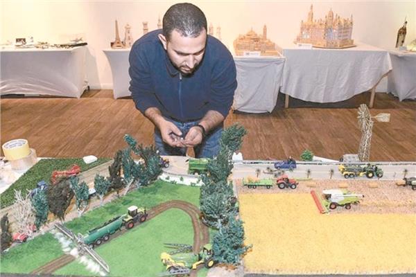  مجسمات «عمرو» تخطف الأنظار