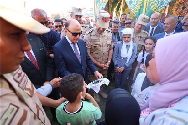 محافظ كفر الشيخ وقائد قوات الدفاع الشعبي والعسكري