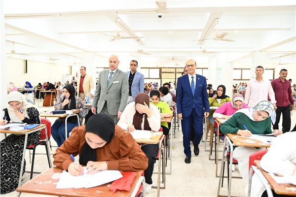 لدكتور أحمد المنشاوي، رئيس جامعة أسيوط