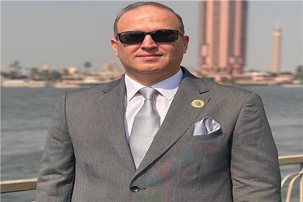  الروائي الدكتور عمرو علام 