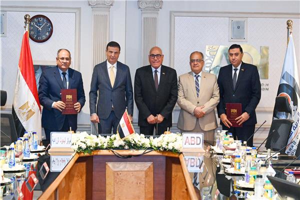 الزراعة والعربية للتصنيع يوقعان اتفاقًا لإنتاج السماد العضوي