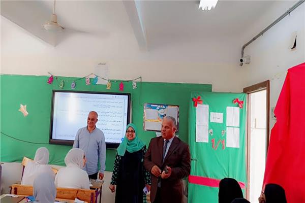 وكيل تعليم الفيوم فى جولة لمتابعة امتحانات النقل ويشيد بانضباط اللجان